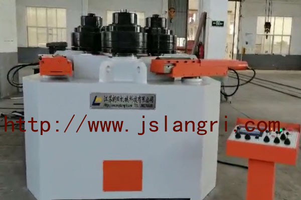 型材卷圓機(jī)的特點(diǎn)是什么，有哪些操作注意事項(xiàng)？